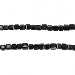 Бусы стекло № 7961 (квадрат) 4х4 мм, 1/2 нити